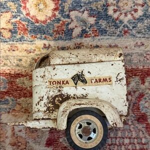 Tonka Farms White Horse Trailer with Black and Brown Accents